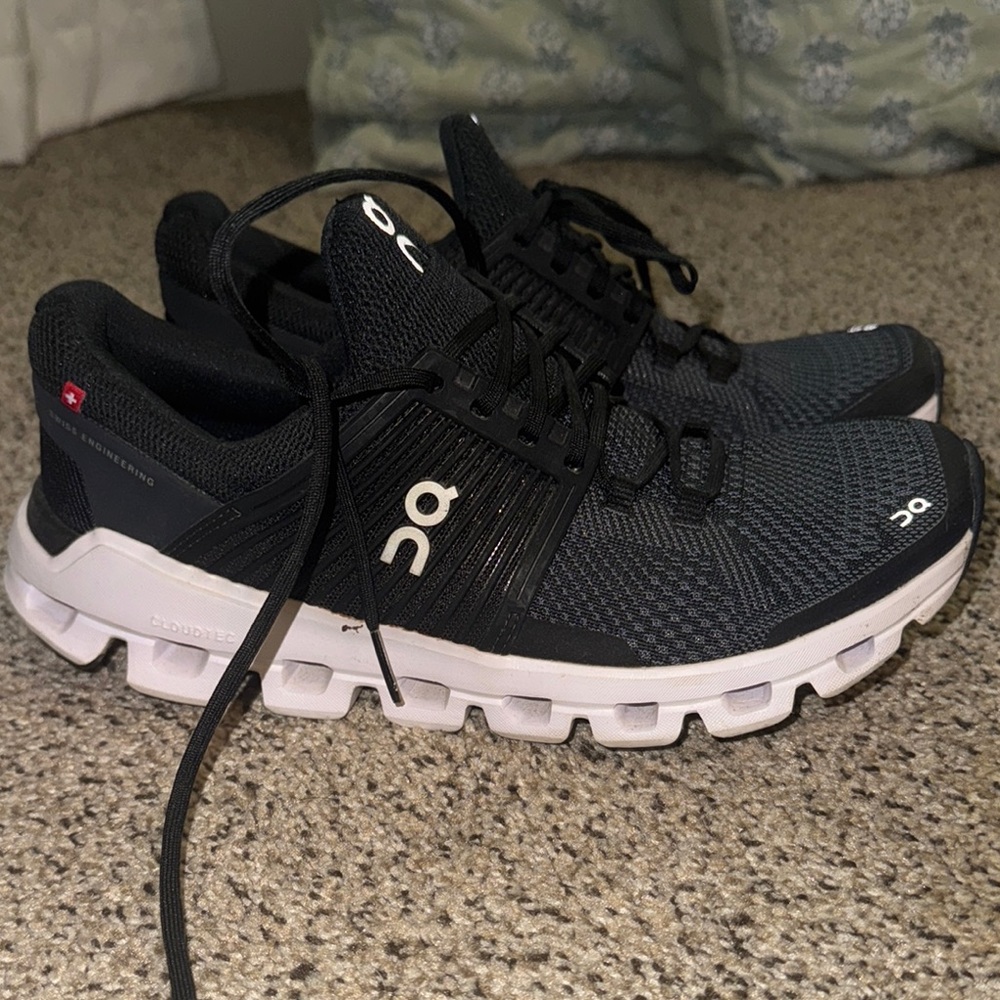 On Cloud Swift - women’s size 8 in black